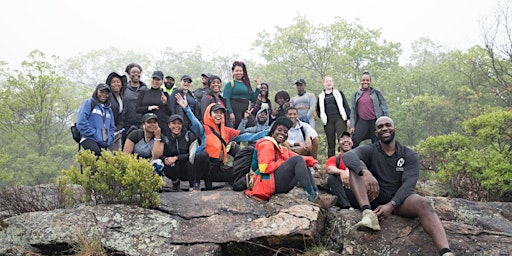 Imagen principal de We Outside: A Hiking Experience