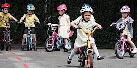 The children's cycling competition event was extremely exciting