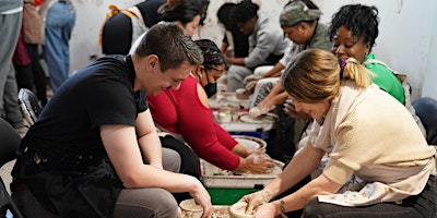 Imagem principal de Pottery Wheel Throwing for Beginners - BYOB