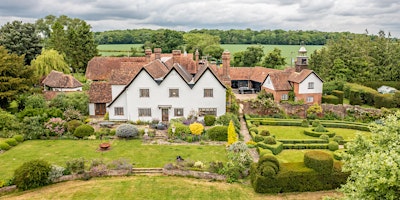 Imagem principal de 5-Day Yoga and Wellness Retreat in UK