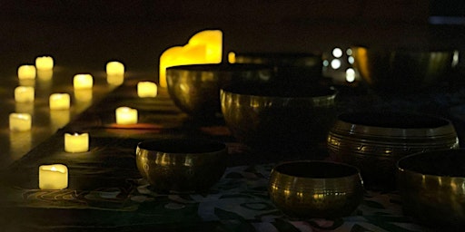 Immagine principale di An evening of Gentle Yoga and a Relaxing Sound Bath Meditation 