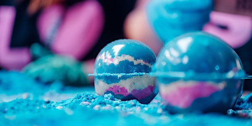 Imagem principal de LUSH Norwich - Intergalactic Bath Bomb Making