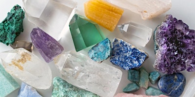 Immagine principale di Youth Week - Crystals Talk 