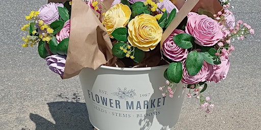 Imagem principal de Wood Flower Workshop: Springy Mason Jar Arrangement