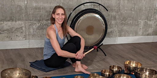 Primaire afbeelding van Gentle Yoga  &  Sound Bath Class with Kerry Maiorca