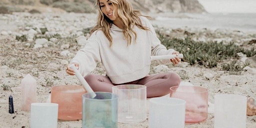 Hauptbild für Crystal Sound Bath and Hike to a Secret Cove in Laguna Beach