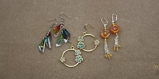 Immagine principale di April Designing Earrings 