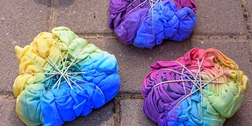 Imagem principal do evento MAC School Holidays - Paint a Colourful Tote Bag