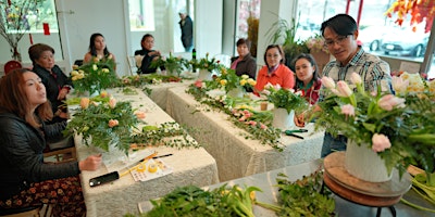 Imagem principal de Flower Arrangement Class: Peonies and Cherry Blossoms