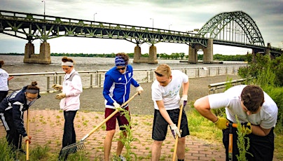 Volunteer at Lardner's Point Park with Riverfront North