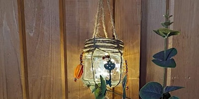 Primaire afbeelding van Macrame Beach Glass Jar, Vase and Hanging Mini Lantern with Sandy VanPatten