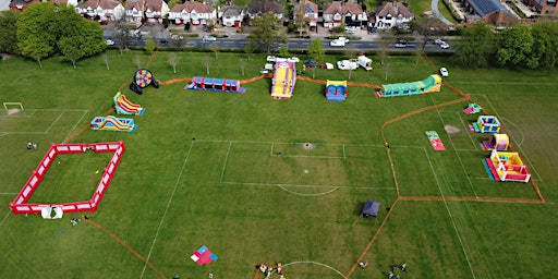 Immagine principale di Inflatable Family Fun Day - Chalkwell Park - SS0 8NA 