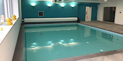 Imagem principal de Private  Swimming Pool Hire - toasty warm - perfect for families