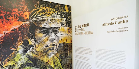 Imagem principal de VISITAS DIALOGADAS À EXPOSIÇÃO “25 DE ABRIL DE 1974, QUINTA-FEIRA”