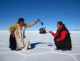 Hauptbild für VIP 3 DAYS IN THE UYUNI SALT FLAT AND COLORED LAGOONS AND CHILE