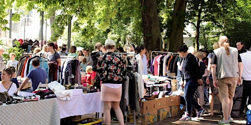 Immagine principale di Stand buchen mit Tisch - Flohmarkt im Juli 