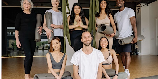 Imagem principal de Mindful Movement: Yoga for Healing and Balance