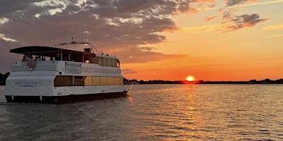 Imagem principal de Thursday Night Sunset Dinner Cruise