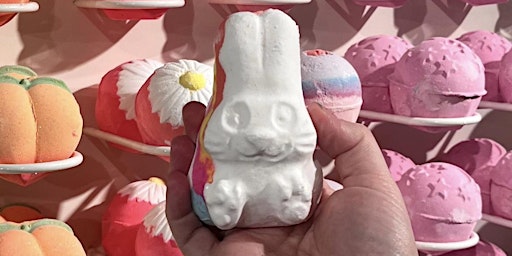 Primaire afbeelding van Come and Make Follow the White Rabbit Bath Bomb at Lush Ipswich!