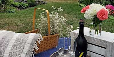 Hauptbild für Picnic-Friendly Wines on the Porch with Lynda Gaines