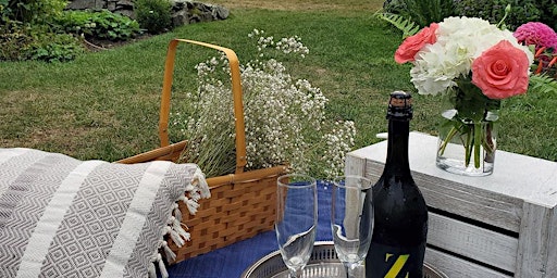 Hauptbild für Picnic-Friendly Wines on the Porch with Lynda Gaines