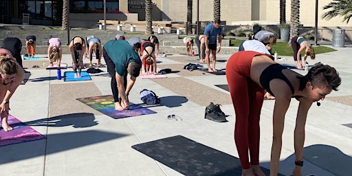 Primaire afbeelding van Yoga in the Amphitheater | lululemon Arrowhead Towne Center