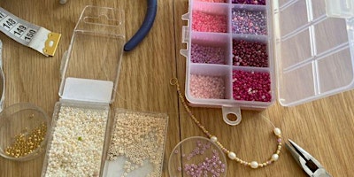 Immagine principale di Beading and boozing: jewellery making workshop 