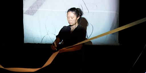 Imagem principal de Inside Out, Outside In: Performance drawing by Bettina Fung | 馮允珊