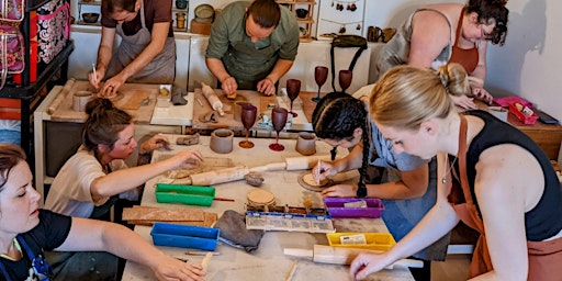 Immagine principale di Montreal Pottery and Wine Workshop - one time ceramics introduction class 