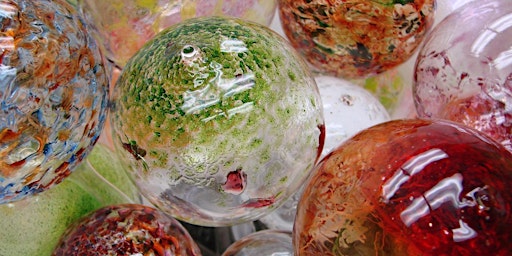 Imagem principal de Blown Glass Ornament Workshop