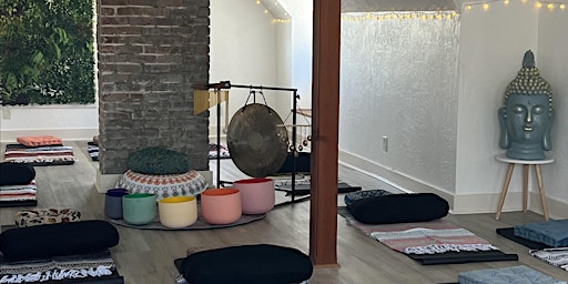 Imagem principal de Sound Bath with Intention