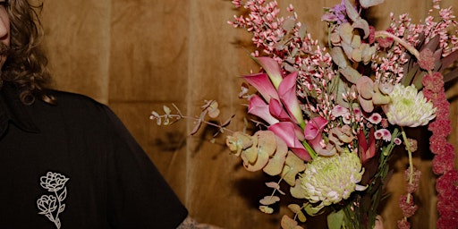 Imagen principal de Lattes + Lilies : Floral Design Class