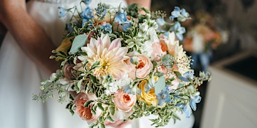 Immagine principale di Flower Arranging Class: Pastel Excellence 