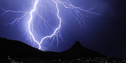 Imagen principal de Lightning, Storms and the Quiet City