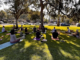 Hauptbild für Free Yoga LA: VINYASA in the Park (Serenity Sundays)