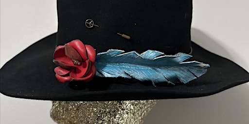 Imagem principal de Let's Paint a Leather Feather