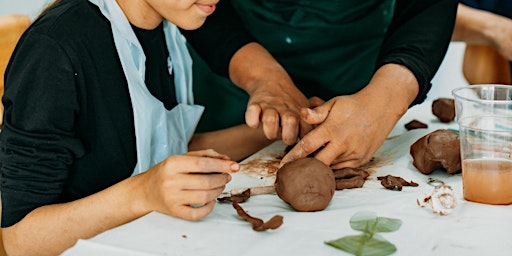 Imagem principal do evento Parent & Child Easter Hand Moulding Pottery Workshop