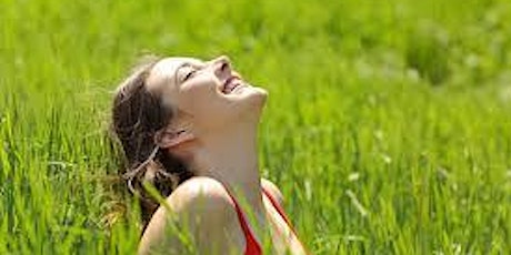 ACCOGLI LA   PRIMAVERA  CON IL SORRISO - Incontro di yoga della risata