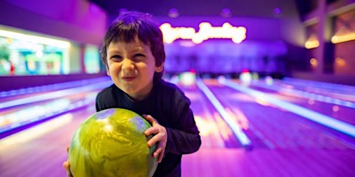 Hauptbild für Bowling: Family Fun with Parent to Parent