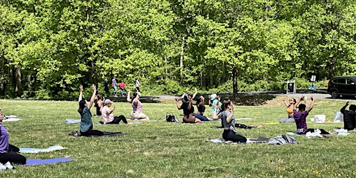 Imagem principal do evento (11AM)Soulful Sunday Community Yoga at the Park