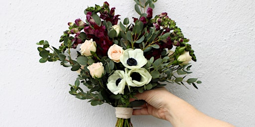 Image principale de Workshop & Wine: Hand Tied Bouquets