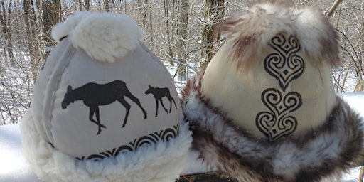 BLOCK PRINTED SHEEPSKIN HAT  primärbild