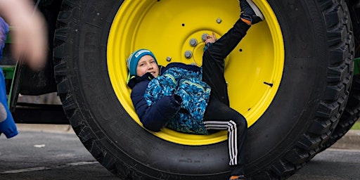 Hauptbild für Tots & Tires