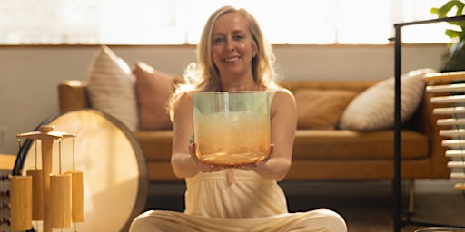 Online Reiki Infused Sound Bath with Heather and Guided Meditation  primärbild