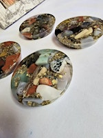 Primaire afbeelding van Resin coasters made with crystals and natural elements