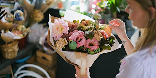 Imagem principal de Bouquets & Charcuterie: A Bouquet Workshop with Bites!