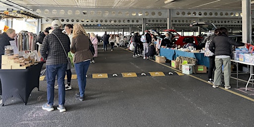 Woking Carboot | rain or shine !  primärbild