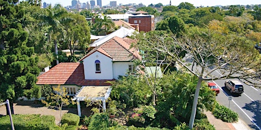 Imagem principal de New Farm  Walking Tour: Oxlade Drive & Beyond