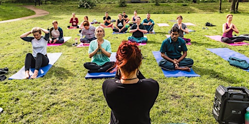 Hauptbild für Yoga in the Meadow 2024