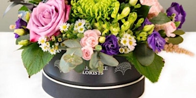 Primaire afbeelding van Fresh Flower Hat Box Workshop with Cream & Browns Florist
